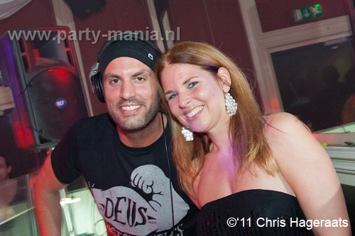 111126_105_manjefiek_club_leparis_partymania_denhaag