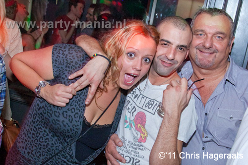 111126_132_manjefiek_club_leparis_partymania_denhaag