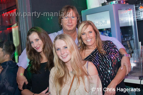 111126_134_manjefiek_club_leparis_partymania_denhaag