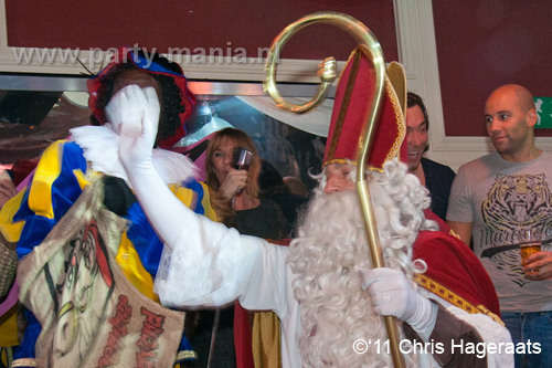 111126_137_manjefiek_club_leparis_partymania_denhaag