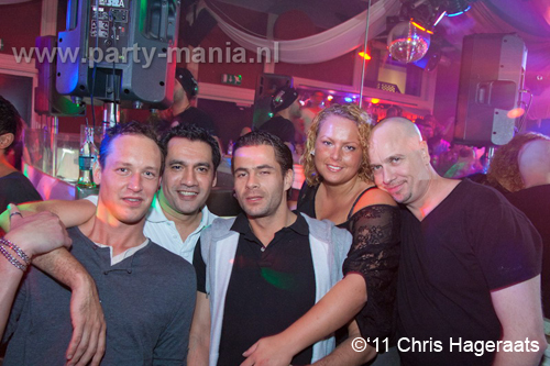 111126_151_manjefiek_club_leparis_partymania_denhaag