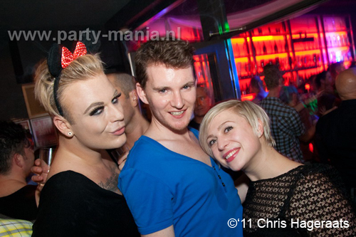 111126_155_manjefiek_club_leparis_partymania_denhaag