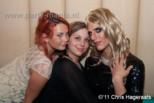111126_157_manjefiek_club_leparis_partymania_denhaag
