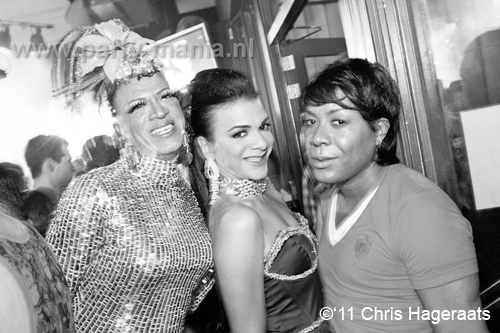 111126_161_manjefiek_club_leparis_partymania_denhaag
