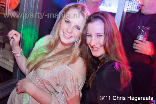 111126_162_manjefiek_club_leparis_partymania_denhaag