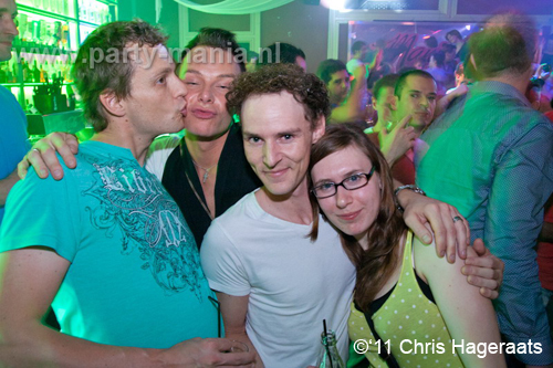 111126_164_manjefiek_club_leparis_partymania_denhaag