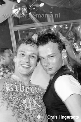 111126_166_manjefiek_club_leparis_partymania_denhaag
