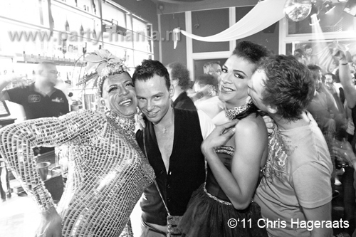 111126_168_manjefiek_club_leparis_partymania_denhaag