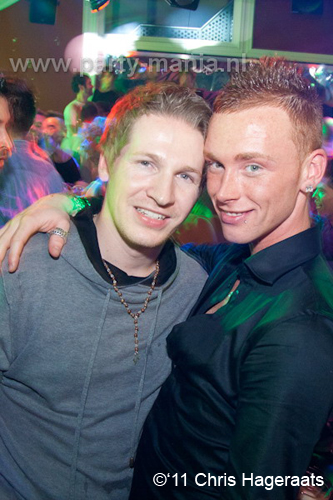 111126_169_manjefiek_club_leparis_partymania_denhaag