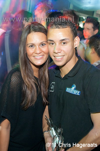 111126_170_manjefiek_club_leparis_partymania_denhaag