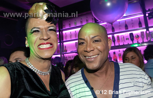 120210_058_club_manjefiek_partymania_denhaag