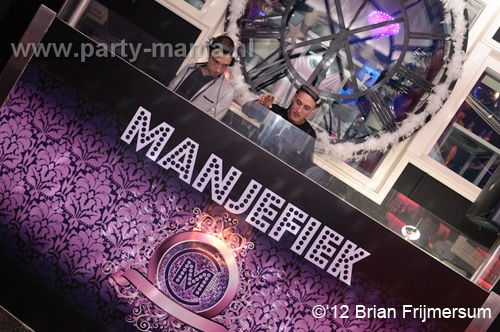 120210_085_club_manjefiek_partymania_denhaag