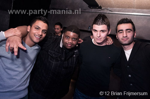 120303_001_bigroomlovers_paard_partymania