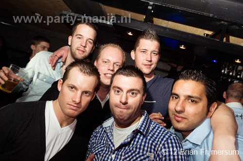 120303_018_bigroomlovers_paard_partymania