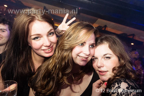 120303_024_bigroomlovers_paard_partymania