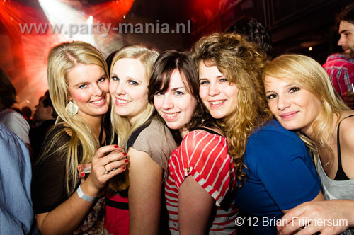 120303_026_bigroomlovers_paard_partymania