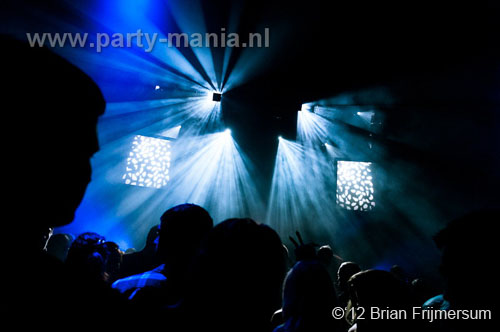 120303_045_bigroomlovers_paard_partymania