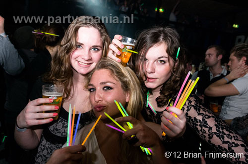 120303_051_bigroomlovers_paard_partymania