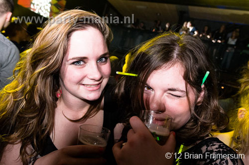 120303_052_bigroomlovers_paard_partymania