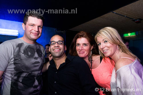 120303_056_bigroomlovers_paard_partymania