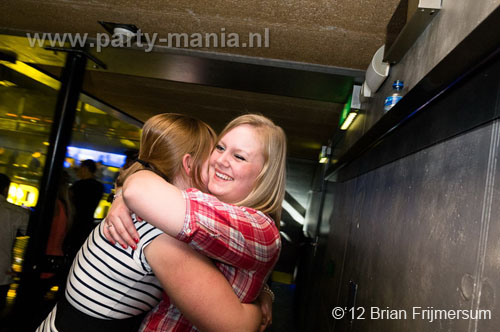 120303_061_bigroomlovers_paard_partymania