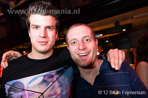 120303_076_bigroomlovers_paard_partymania