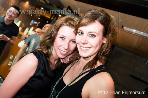 120303_078_bigroomlovers_paard_partymania