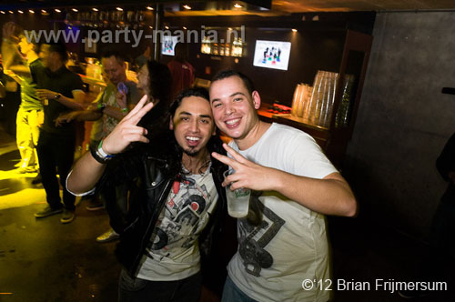 120303_082_bigroomlovers_paard_partymania