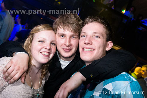 120303_093_bigroomlovers_paard_partymania