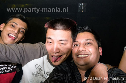 120303_107_bigroomlovers_paard_partymania