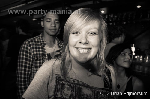 120303_120_bigroomlovers_paard_partymania