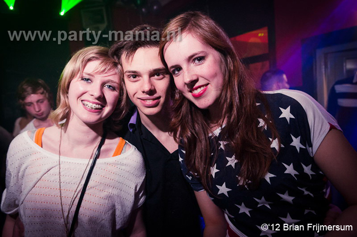 120420_017_happinezz_club_seven_partymania_denhaag