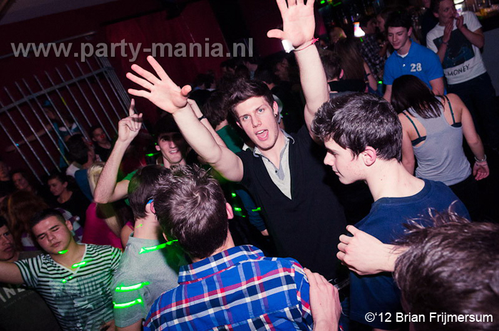 120420_026_happinezz_club_seven_partymania_denhaag