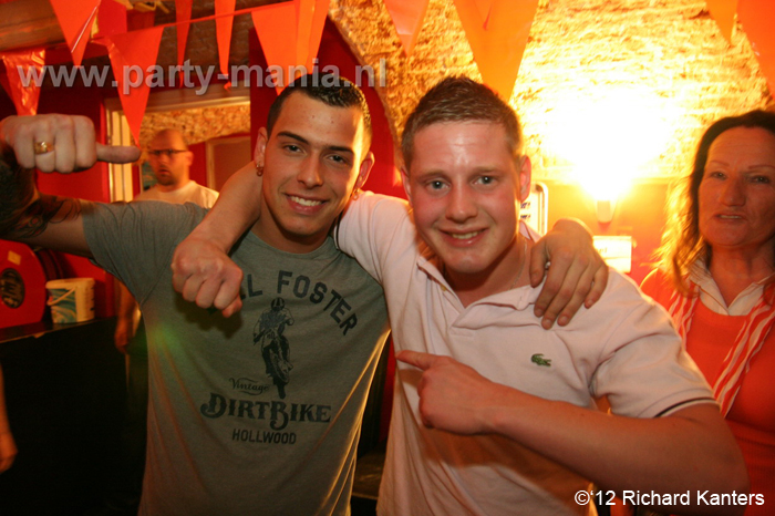 120429_014_house_meets_hardstyle_club_seven_partymania_denhaag
