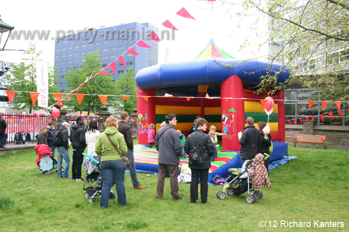 120505_013_bevrijdingsfestival_spuiplein_partymania_denhaag