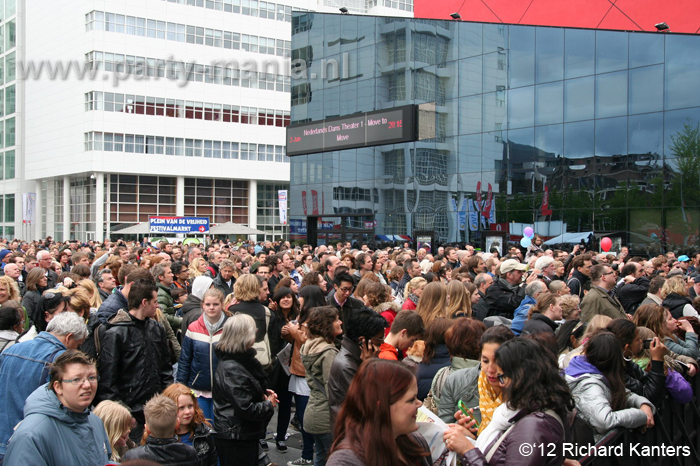 120505_049_bevrijdingsfestival_spuiplein_partymania_denhaag