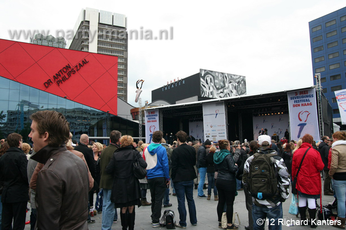 120505_055_bevrijdingsfestival_spuiplein_partymania_denhaag