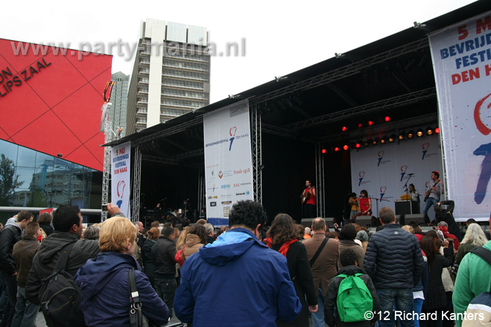 120505_064_bevrijdingsfestival_spuiplein_partymania_denhaag