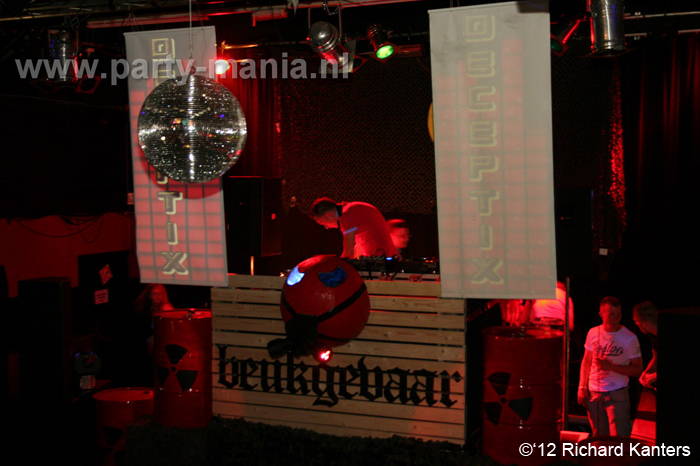 120616_011_beukgevaar_bazart_denhaag_partymania