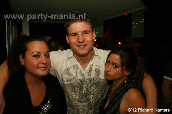 120616_014_beukgevaar_bazart_denhaag_partymania