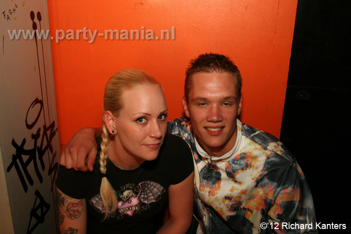 120616_033_beukgevaar_bazart_denhaag_partymania