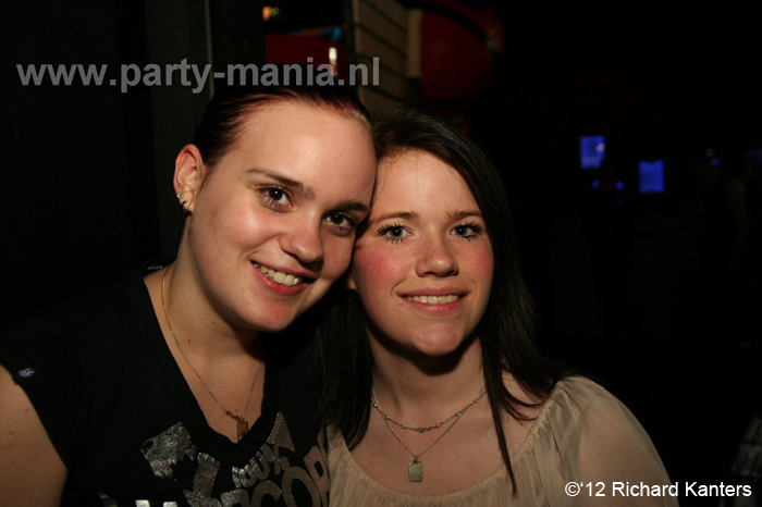 120616_038_beukgevaar_bazart_denhaag_partymania