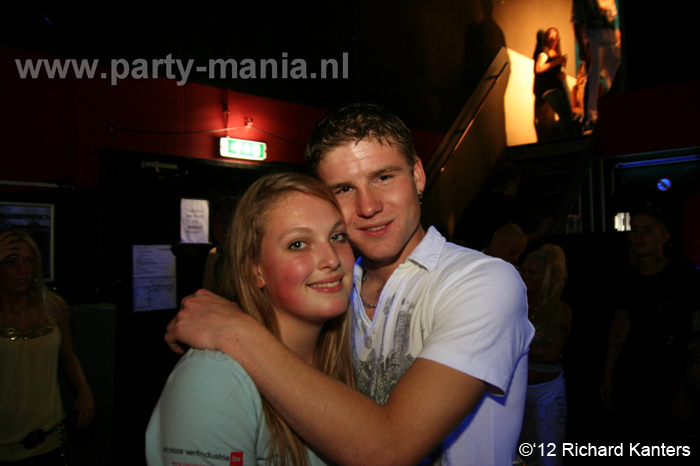 120616_045_beukgevaar_bazart_denhaag_partymania