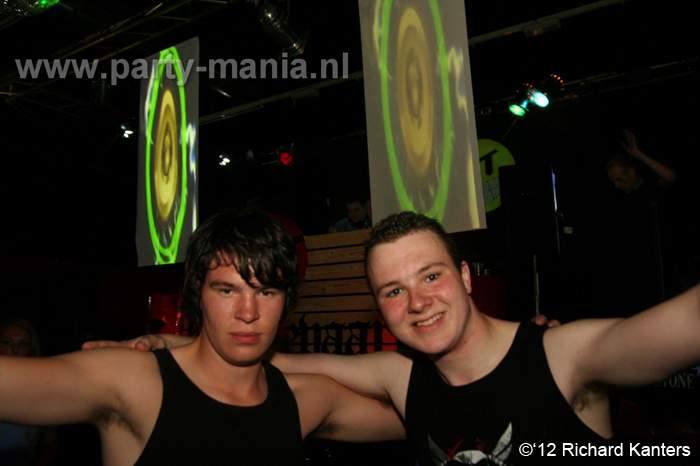 120616_050_beukgevaar_bazart_denhaag_partymania