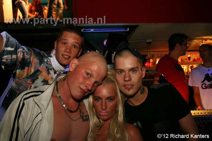 120616_051_beukgevaar_bazart_denhaag_partymania