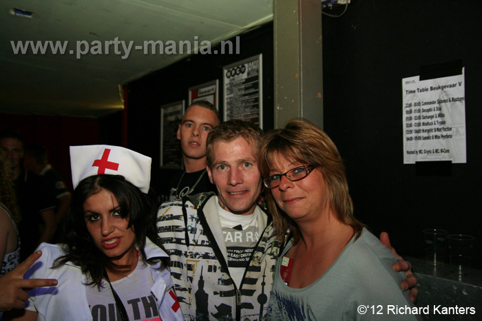 120616_052_beukgevaar_bazart_denhaag_partymania