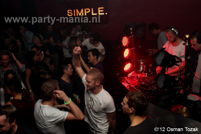 121109_030_simple_club_seven_denhaag_partymania