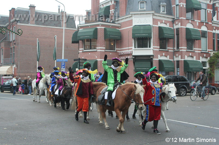 121117_001_intocht_sinterklaas_denhaag_partymania