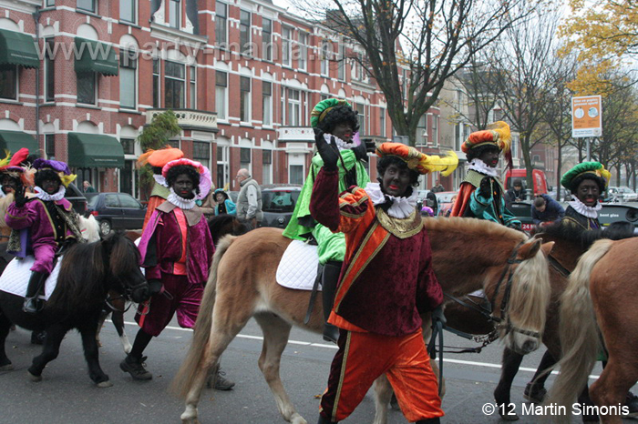 121117_002_intocht_sinterklaas_denhaag_partymania