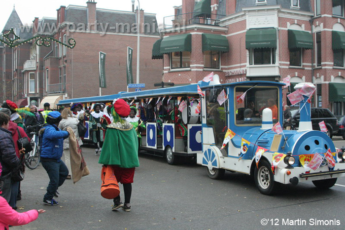 121117_014_intocht_sinterklaas_denhaag_partymania